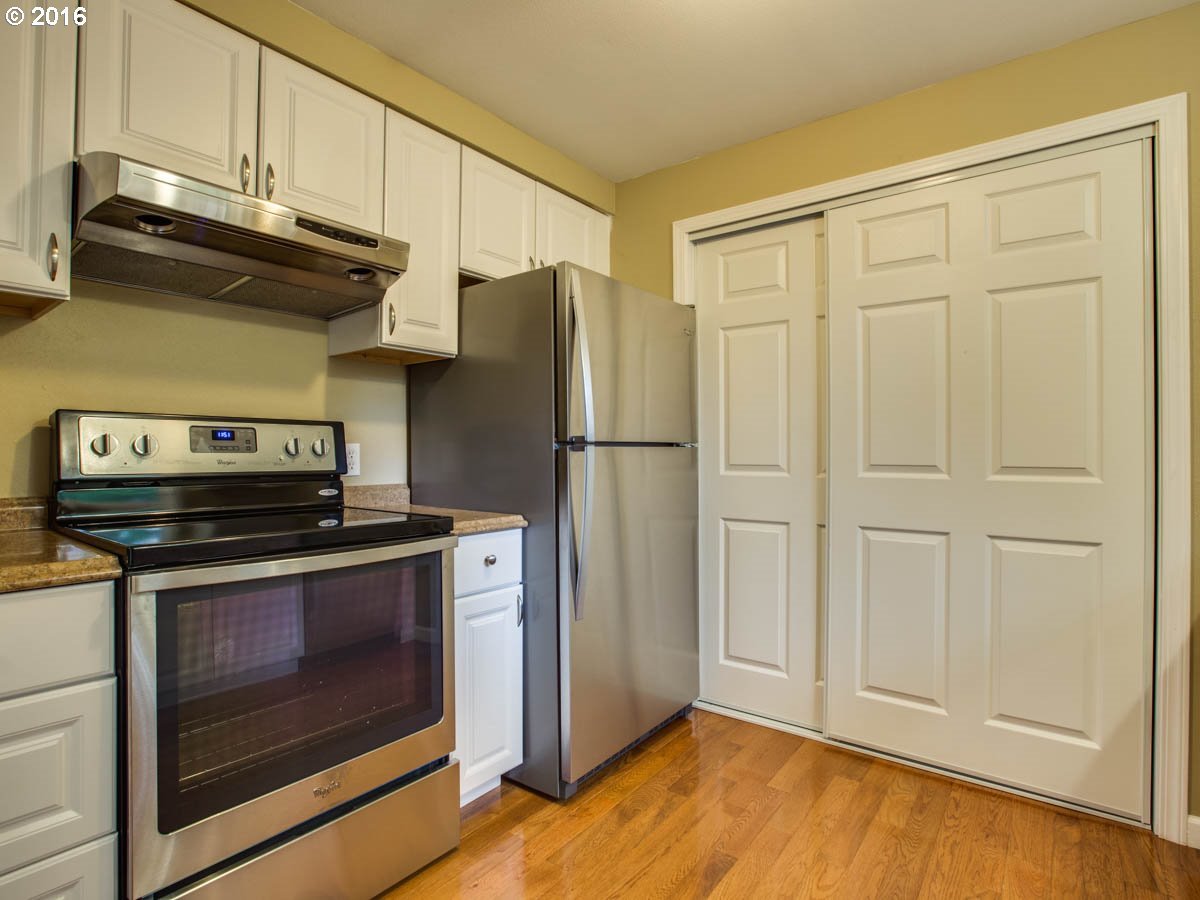 3621 Southwest Spring Garden Street Portland, OR 97219 - Photo 17 of 23 Gallery Image 17