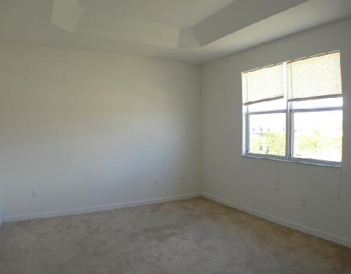 1414 Northeast 40th Road Homestead, FL 33033 - Photo 6 of 16 Gallery Image 6