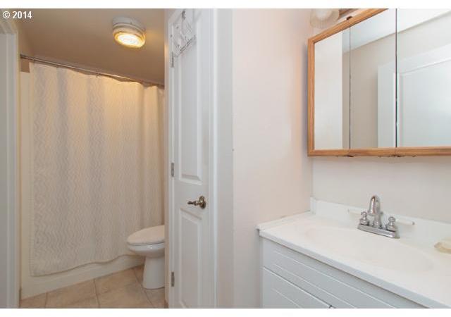 18070 Southwest Kinnaman Road Aloha, OR 97078 - Photo 9 of 16 Gallery Image 9