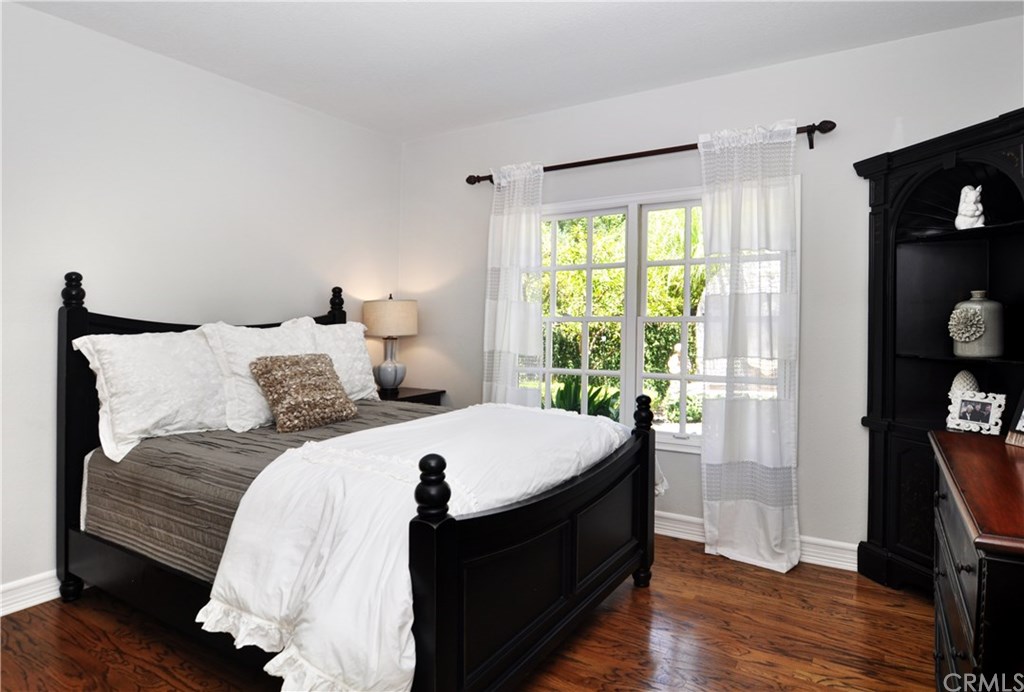 7 Estates Drive Villa Park, CA 92861 - Photo 26 of 46 Downstairs guest bedroom with bath.