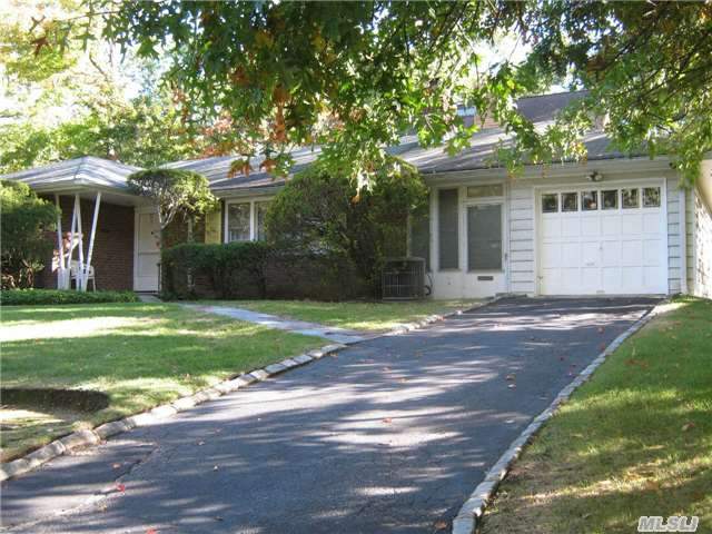 32 Vista Hill Road Great Neck, NY 11021 - Photo 2 of 8 Gallery Image 2