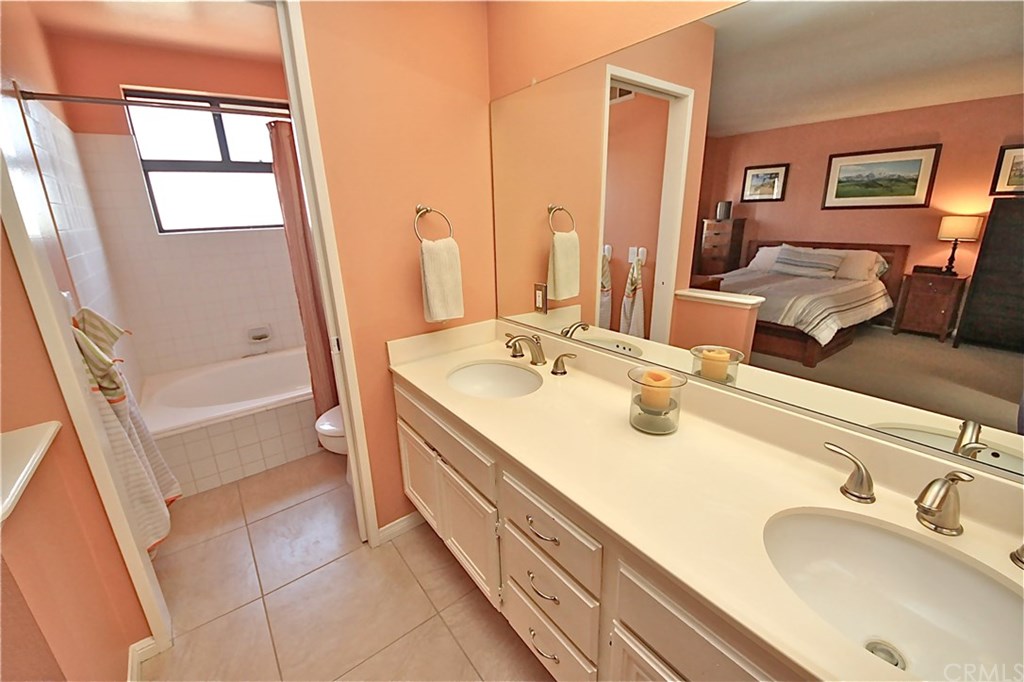1208 Mayflower Avenue, Unit C Monrovia, CA 91016 - Photo 45 of 47 Bathroom detail