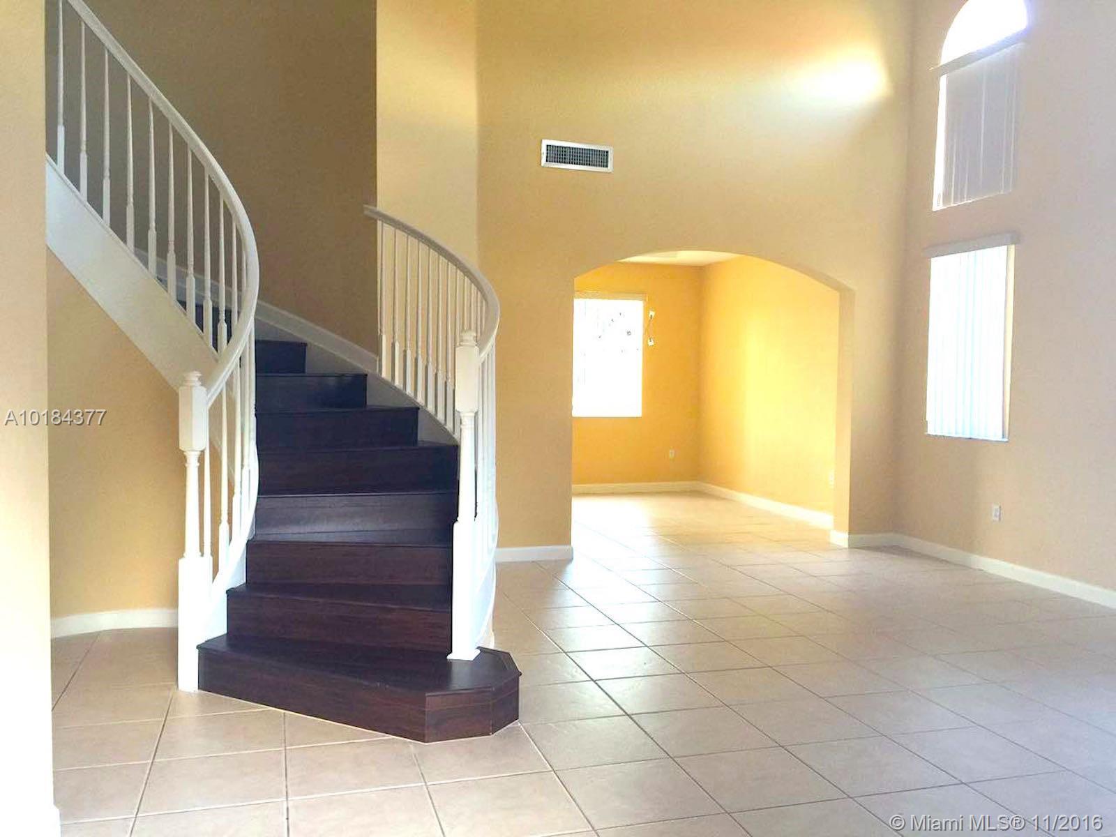 22012 Southwest 95th Place Cutler Bay, FL 33190 - Photo 3 of 16
