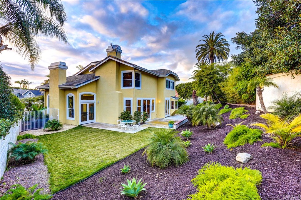 6 Via Colorso San Clemente, CA 92672 - Photo 20 of 32 Open and yet private lush backyard, perfect for entertaining!