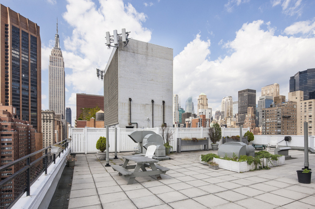 Warren House 155 E 34th St, Manhattan, NY 10016 - Photo 3 of 3