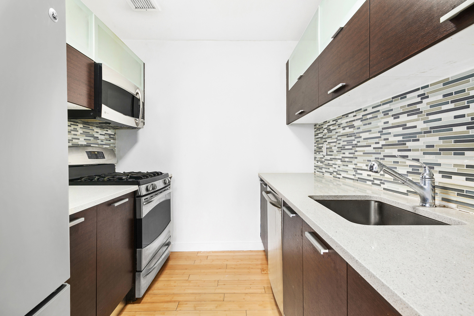 353 East 104th Street, Unit 9A Manhattan, NY 10029 - Photo 5 of 10