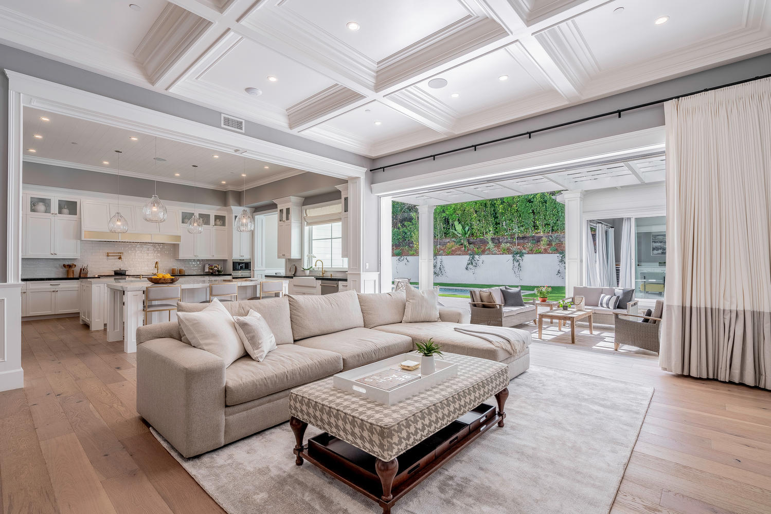 4143 Hayvenhurst Drive Encino, CA 91436 - Photo 1 of 60