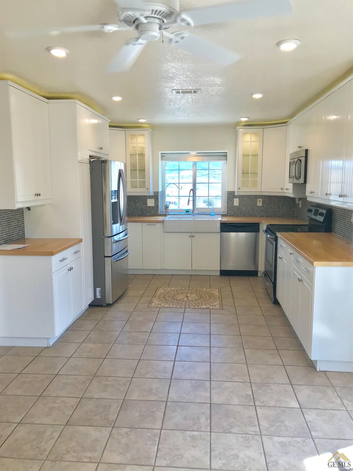 25300 Bear Valley Road Tehachapi, CA 93561 - Photo 13 of 18 Gallery Image 13