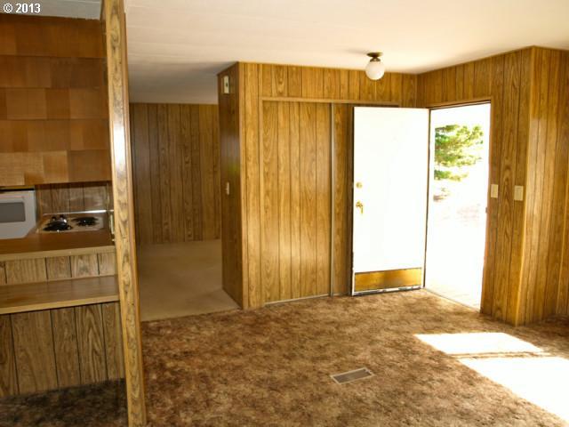 32952 Hillside Acres Road Gold Beach, OR 97444 - Photo 9 of 16