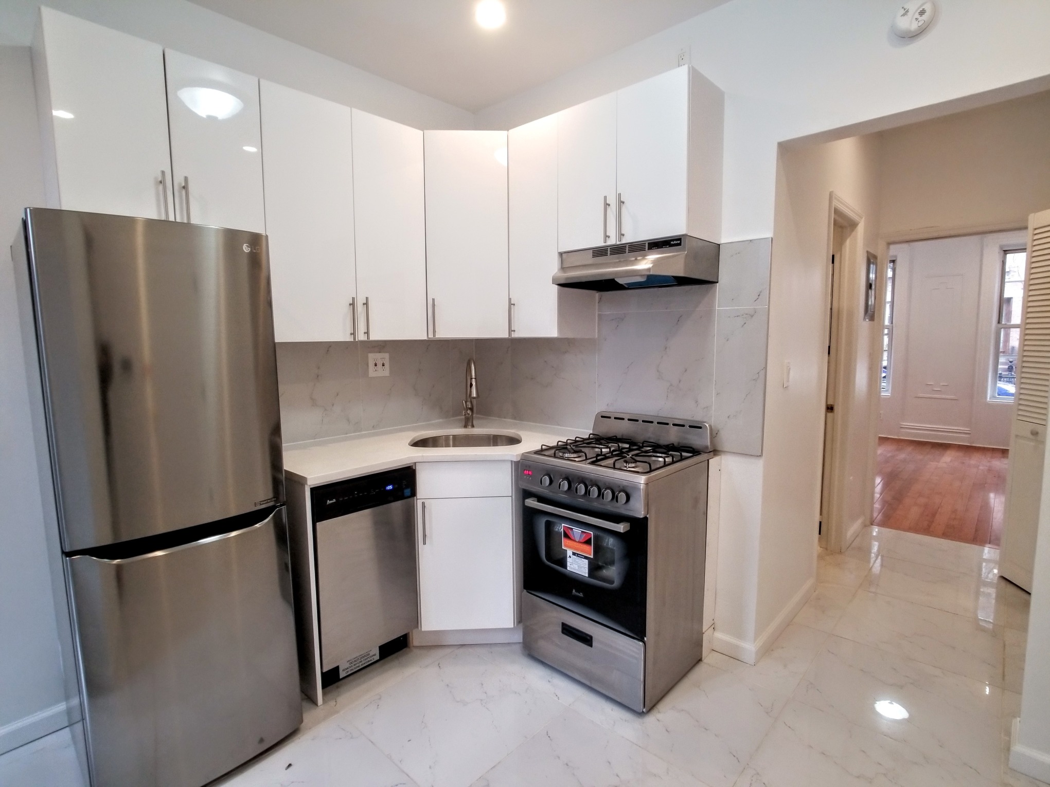 578 Morgan Avenue, Unit 1 Brooklyn, NY 11222 - Photo 1 of 13