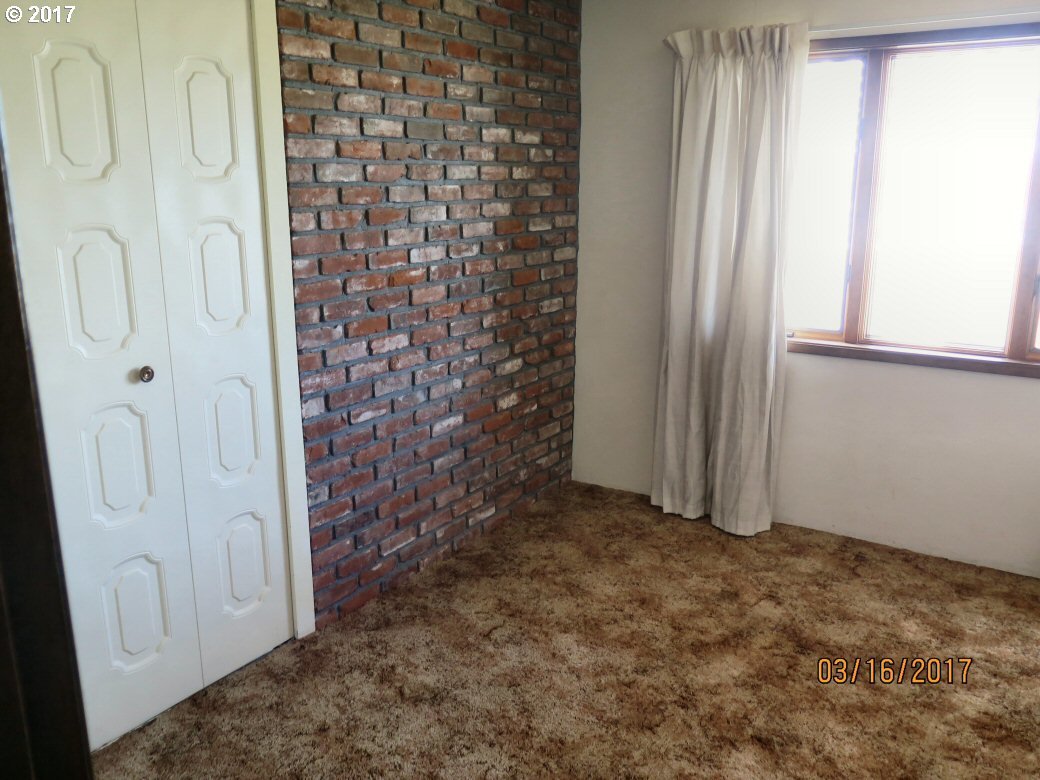 1201 Southwest 23rd Street Pendleton, OR 97801 - Photo 13 of 17
