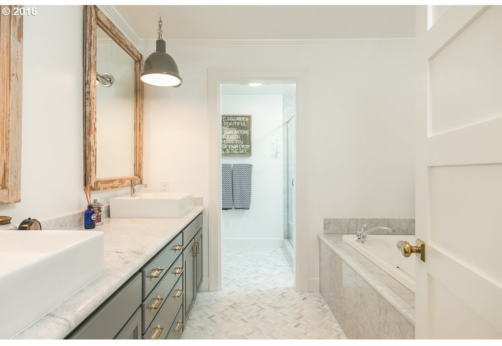 11411 Southwest Military Road Portland, OR 97219 - Photo 15 of 32 Gallery Image 15