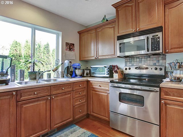 4533 Southeast Powell Valley Road Gresham, OR 97080 - Photo 15 of 31 Gallery Image 15