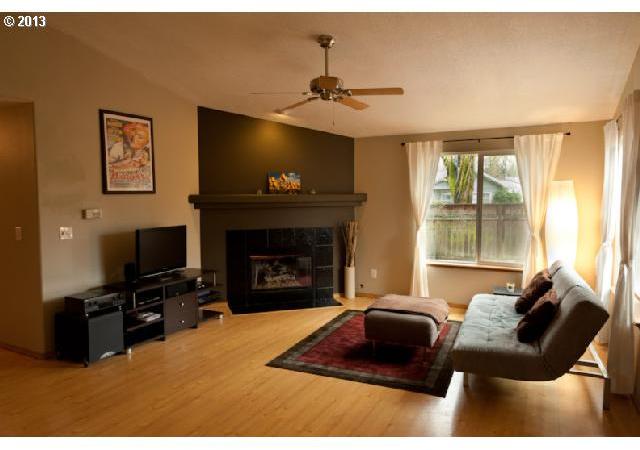 4715 Southeast Rural Street Portland, OR 97206 - Photo 4 of 10 Gallery Image 4