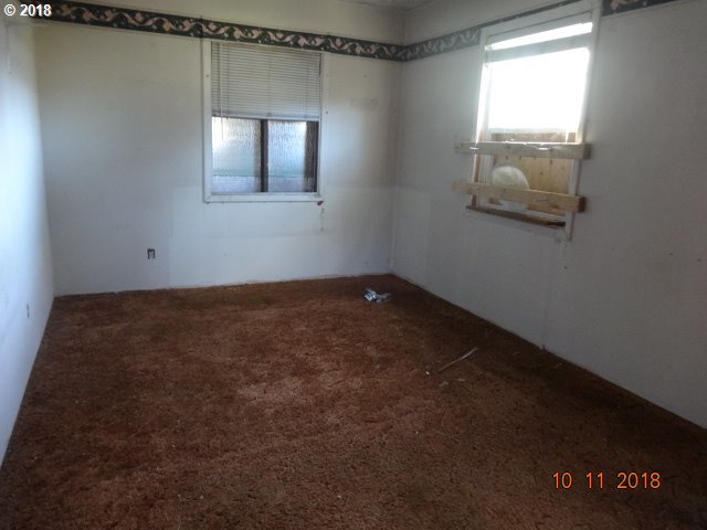3525 Glenbrook Loop Road Riddle, OR 97469 - Photo 10 of 13