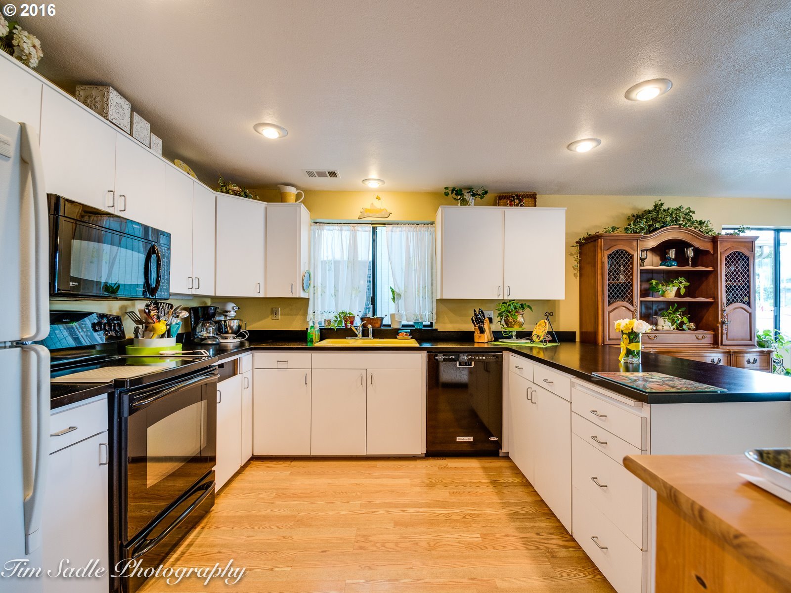 331 Northeast Bridgeton Road, Unit SLIP9 Portland, OR 97211 - Photo 2 of 18 Gallery Image 2