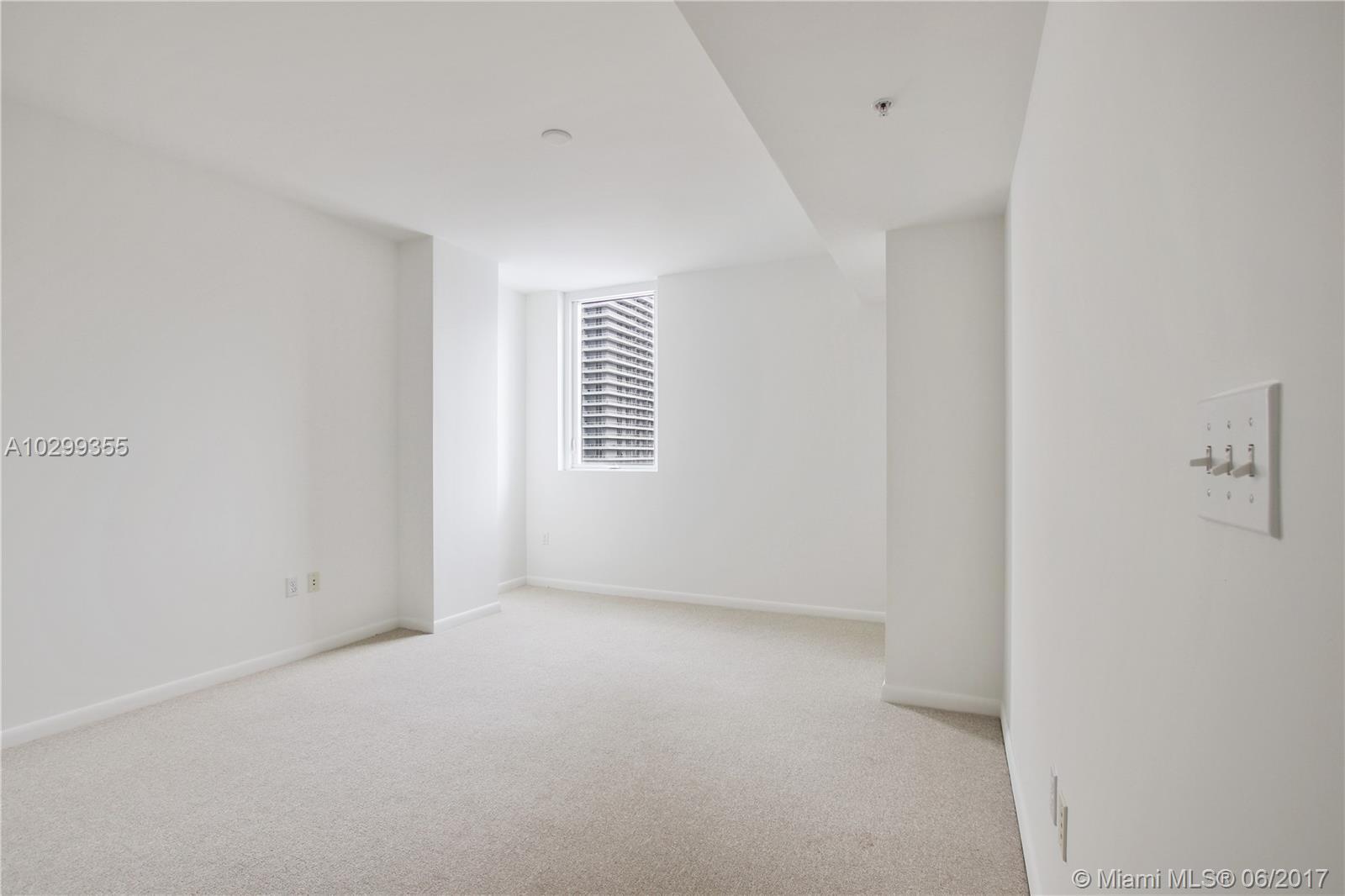 253 Northeast 2nd Street, Unit 1710 Miami, FL 33132 - Photo 14 of 35