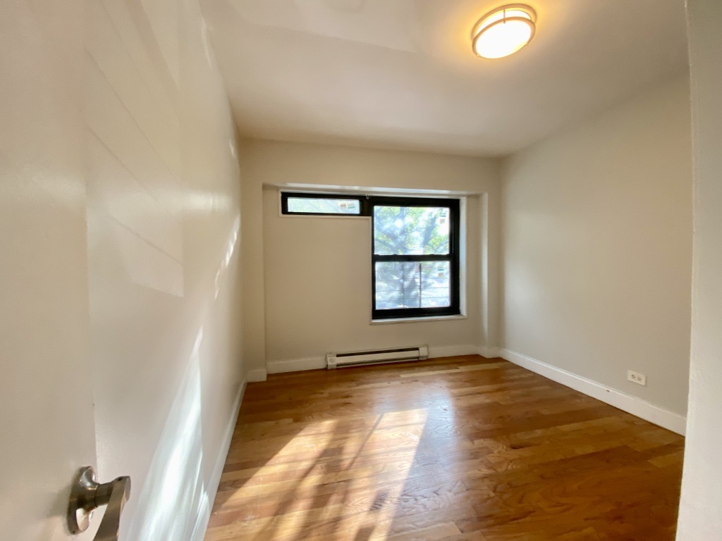 273 West 131st Street, Unit 1G Manhattan, NY 10027 - Photo 3 of 6