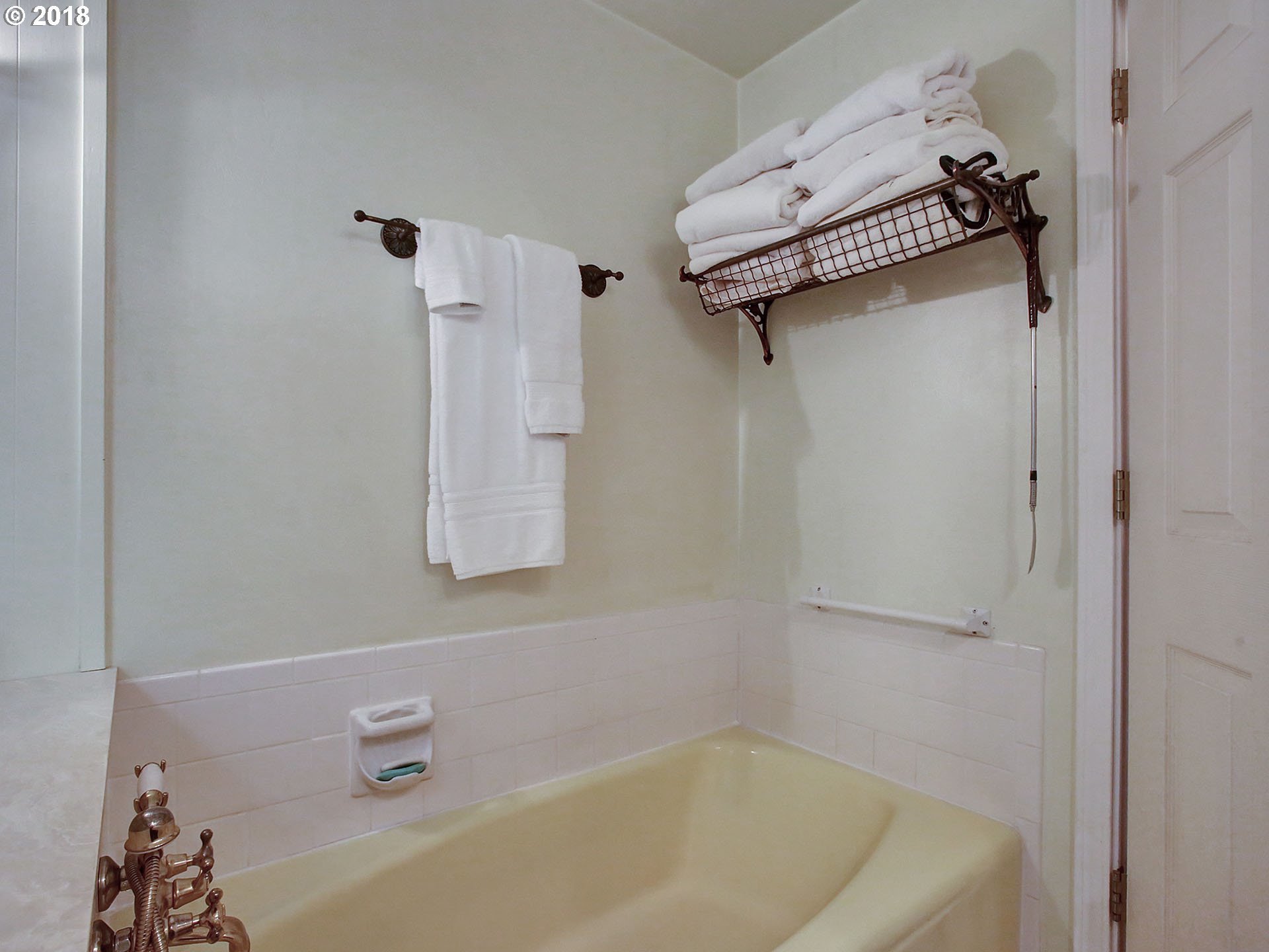 10205 Northwest Leahy Road Portland, OR 97229 - Photo 15 of 28 Gallery Image 15