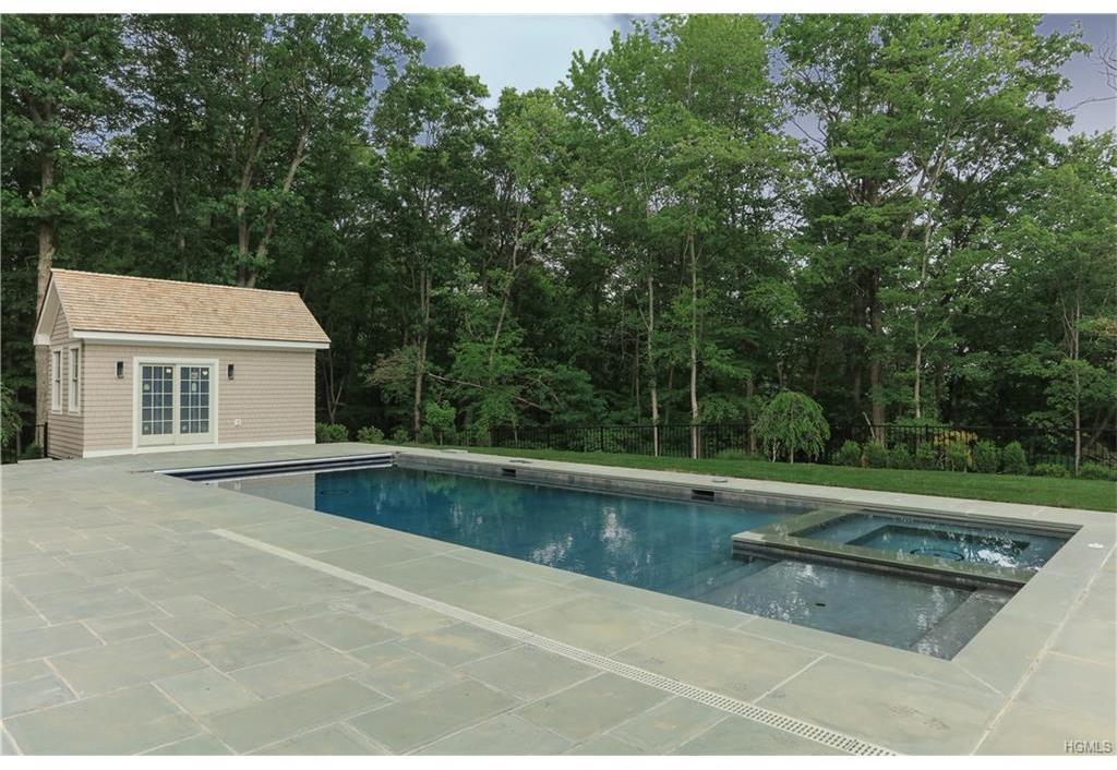 12 Terrace Circle Armonk, NY 10504 - Photo 3 of 16