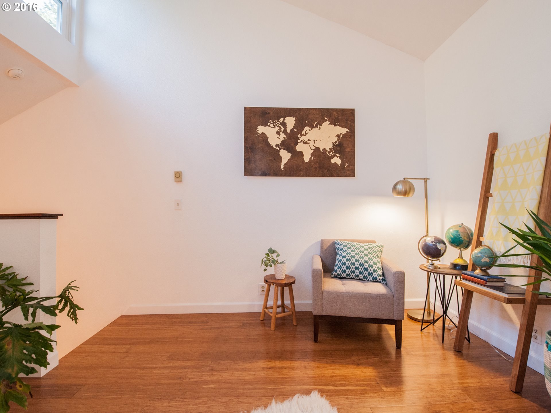 4564 Southwest Comus Place Portland, OR 97219 - Photo 10 of 27 Gallery Image 10