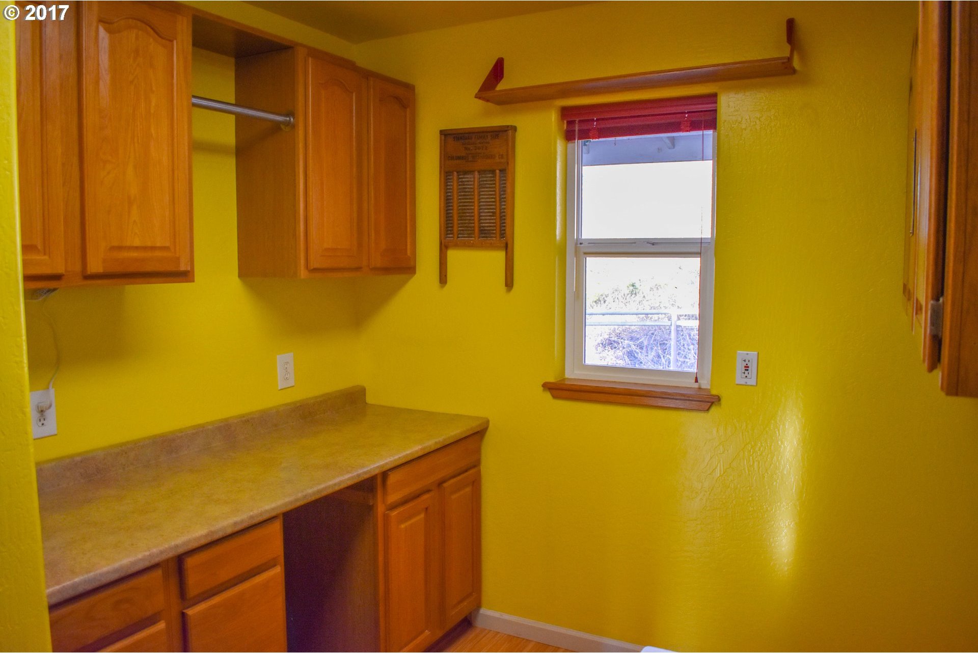4590 Galice Road Merlin, OR 97532 - Photo 7 of 27