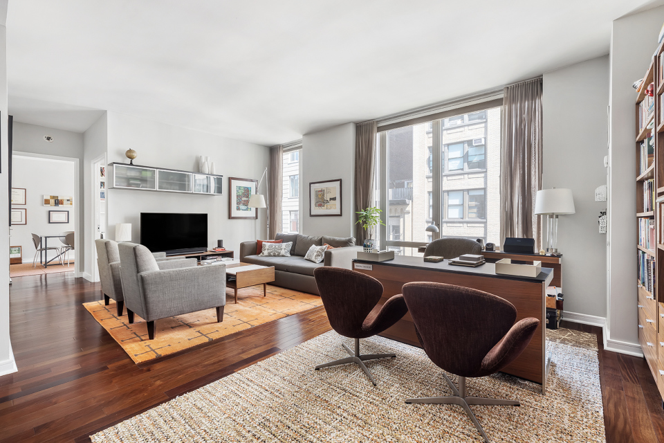 130 West 19th Street, Unit 8C Manhattan, NY 10011 - Photo 1 of 7