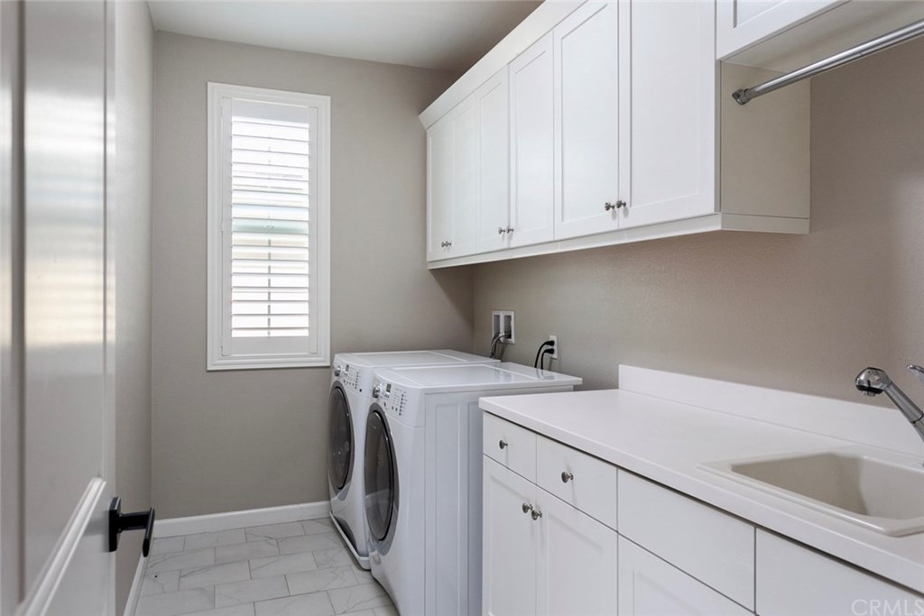 261 Barnes Road Tustin, CA 92782 - Photo 19 of 31