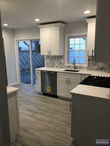 237 Van Buskirk Road Teaneck, NJ 07666 - Photo 10 of 25