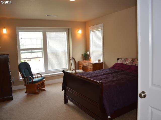 17566 Northwest Solano Lane Portland, OR 97229 - Photo 10 of 16 Gallery Image 10