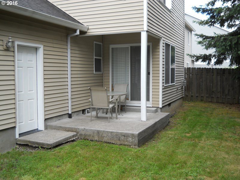 928 Northeast Mariners Loop Portland, OR 97211 - Photo 12 of 18 Gallery Image 12