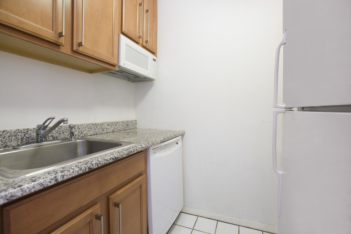 393 West 49th Street, Unit 5K Manhattan, NY 10019 - Photo 3 of 7