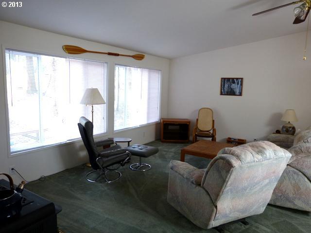 208 Timber Lane Wamic, OR 97063 - Photo 5 of 15