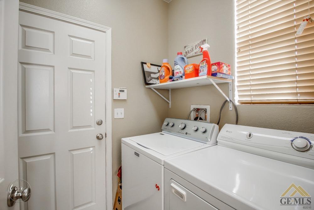 5409 Ridgecrest Court Bakersfield, CA 93313 - Photo 15 of 24 Indoor laundry room