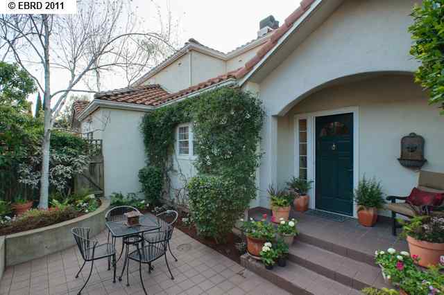 4610 Redwood Road Oakland, CA 94619 - Photo 1 of 1