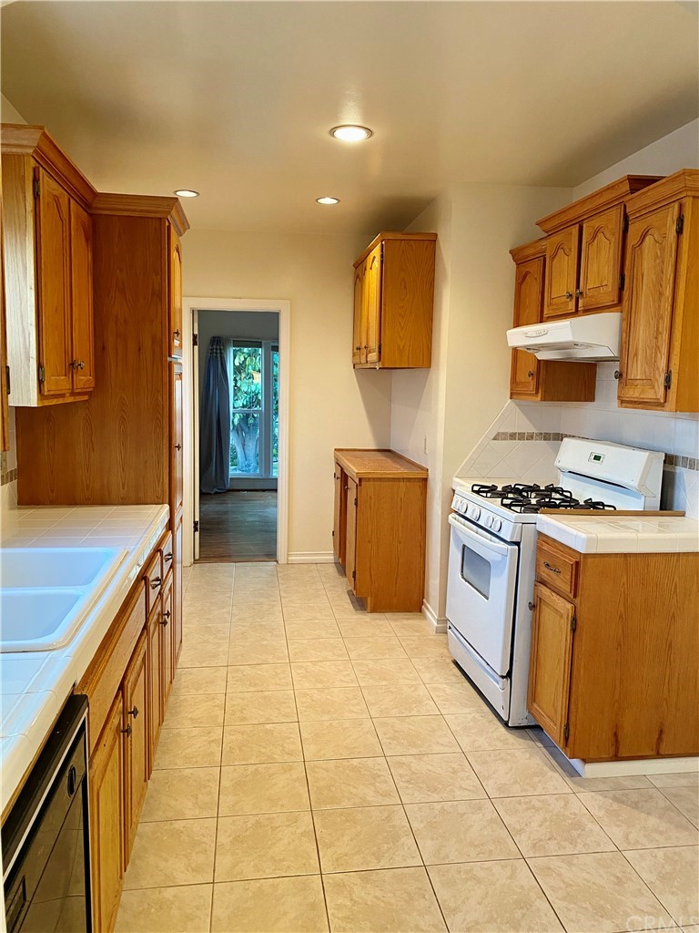 304 Westminster Avenue Alhambra, CA 91803 - Photo 8 of 16