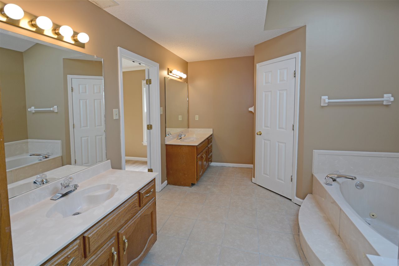 8889 Walnut Ridge Loop Memphis, TN 38018 - Photo 13 of 25 Gallery Image 13