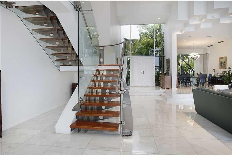 701 North Mashta Drive Key Biscayne, FL 33149 - Photo 7 of 19