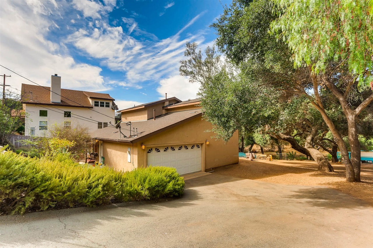 423 Silverbrook Drive El Cajon, CA 92019 - Photo 2 of 25