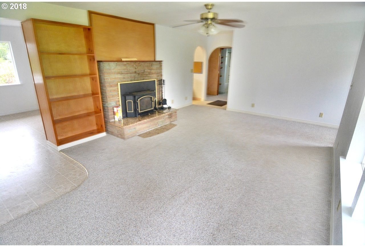 57490 Crest Acres Road Coquille, OR 97423 - Photo 3 of 23 Gallery Image 3