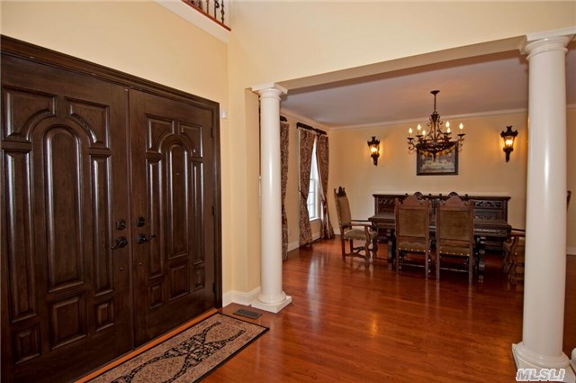 4 Legends Circle Melville, NY 11747 - Photo 4 of 20