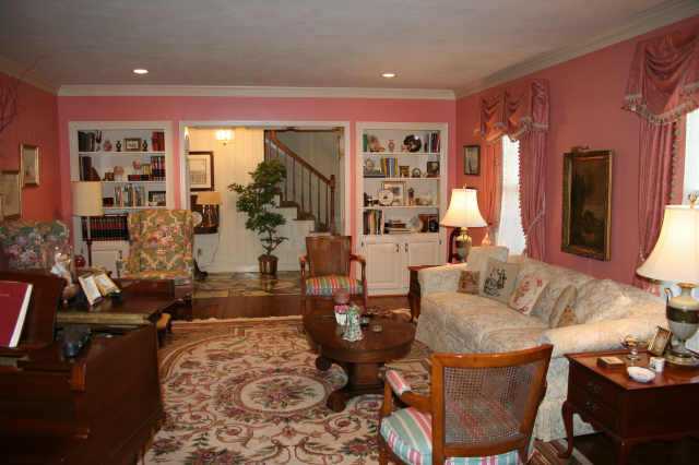 202 Green Glade Road Memphis, TN 38120 - Photo 3 of 10 Gallery Image 3