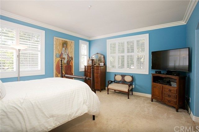 $990,000 | 285 Mesa Drive, Costa Mesa, CA 92627