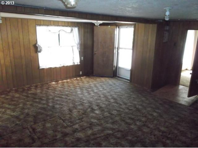 8109 Southwest Locust Street Portland, OR 97223 - Photo 6 of 11 Gallery Image 6