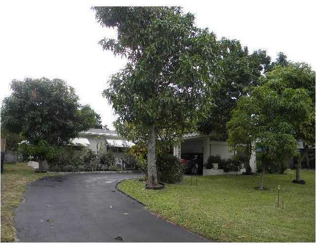 6730 Cleveland Street Hollywood, FL 33024 - Photo 2 of 15