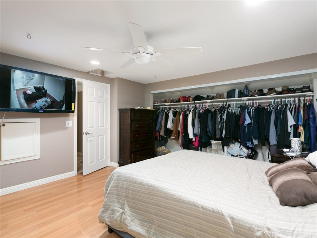848 Raintree Place Vista, CA 92084 - Photo 13 of 25 Gallery Image 13