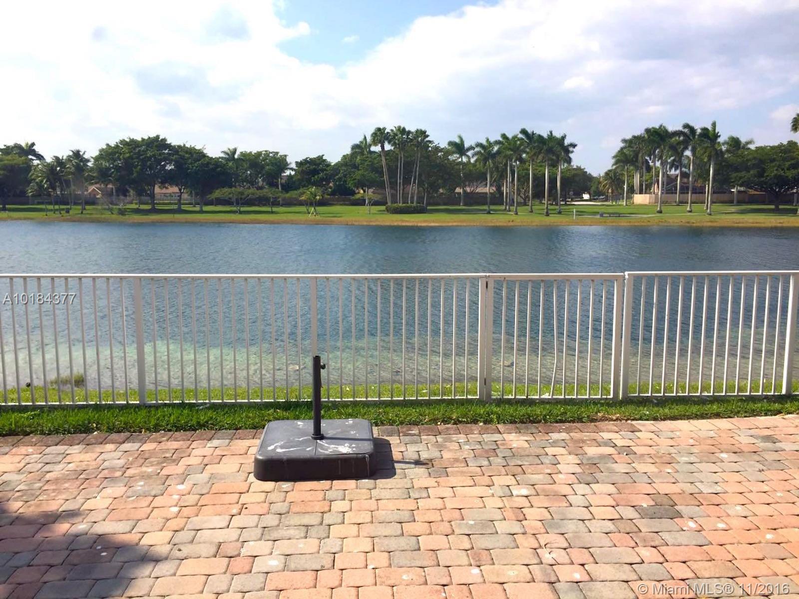 22012 Southwest 95th Place Cutler Bay, FL 33190 - Photo 12 of 16
