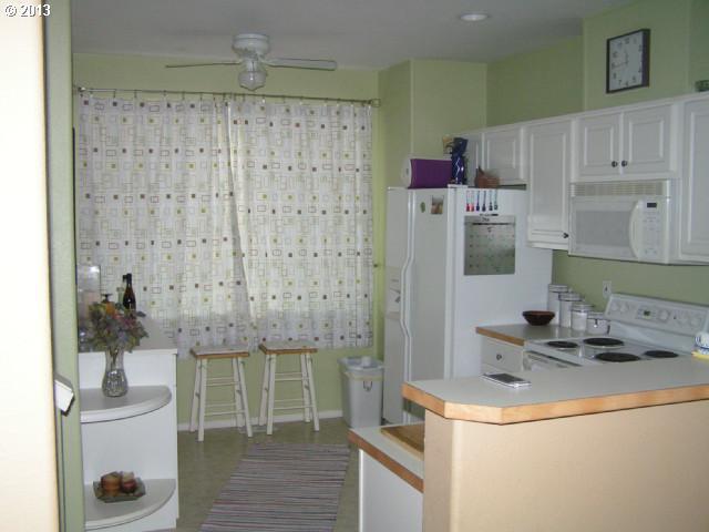 13850 Southwest Scholls Ferry Road, Unit 104 Beaverton, OR 97007 - Photo 5 of 13 Gallery Image 5