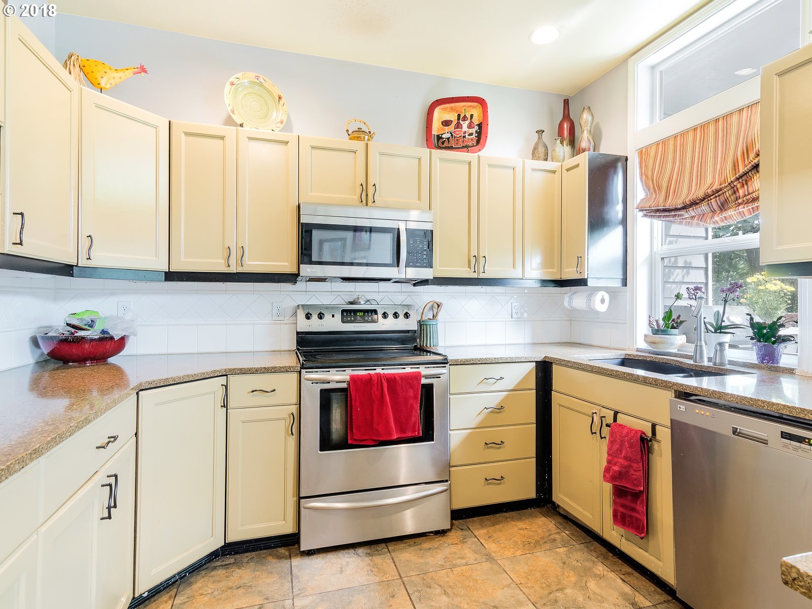3602 Southwest Corbett Avenue Portland, OR 97239 - Photo 5 of 16 Gallery Image 5