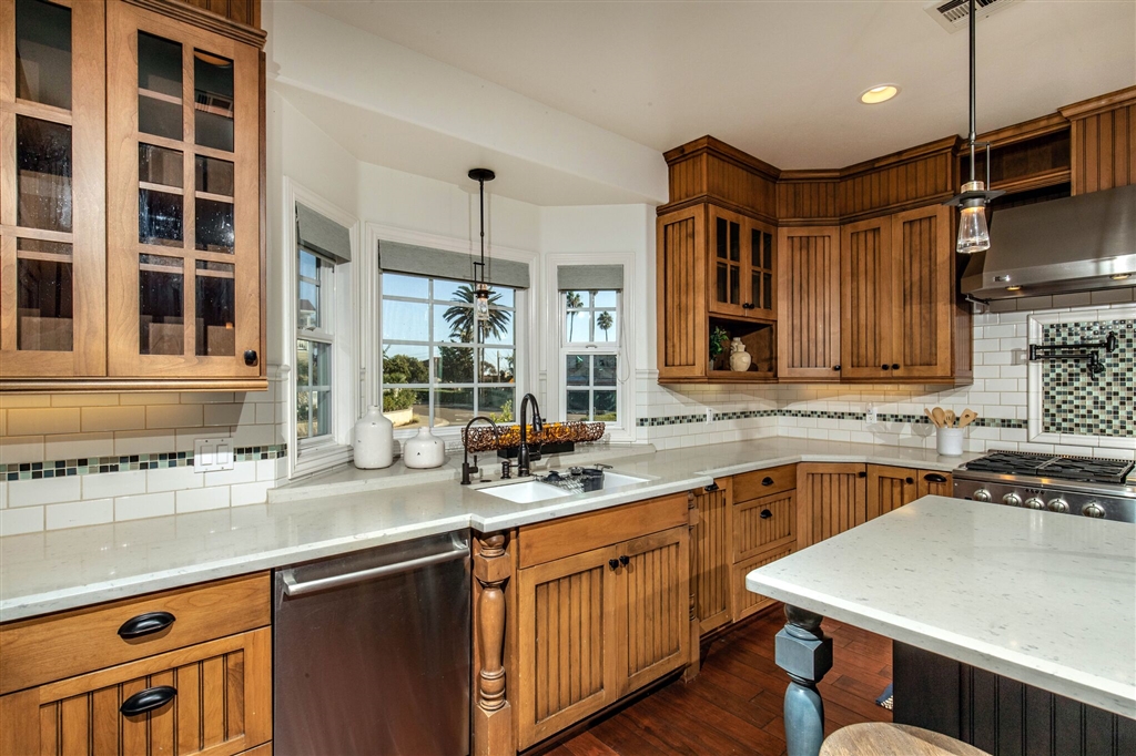 5303 Chelsea Street La Jolla, CA 92037 - Photo 9 of 23
